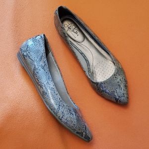 Life Stride snake skin flats size 10